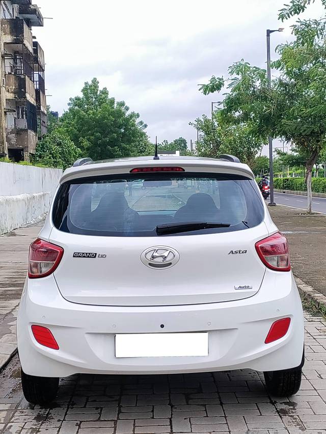 https://images10.gaadi.com/usedcar_image/4282823/original/processed_e15cc73162bbb58540e3975676e4373b.jpg?imwidth=6402