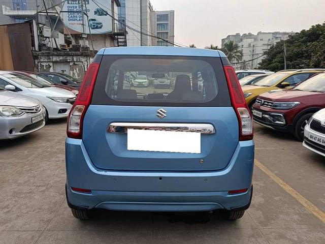 https://images10.gaadi.com/usedcar_image/4282863/original/processed_4a0ea28c9077f6ce794c14ddc06840d1.jpg?imwidth=6401