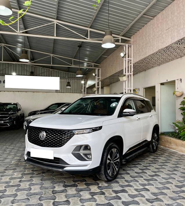 https://images10.gaadi.com/usedcar_image/4282904/original/processed_d032dd3fb637e865a331f3e0333c0b00.jpg?imwidth=6400