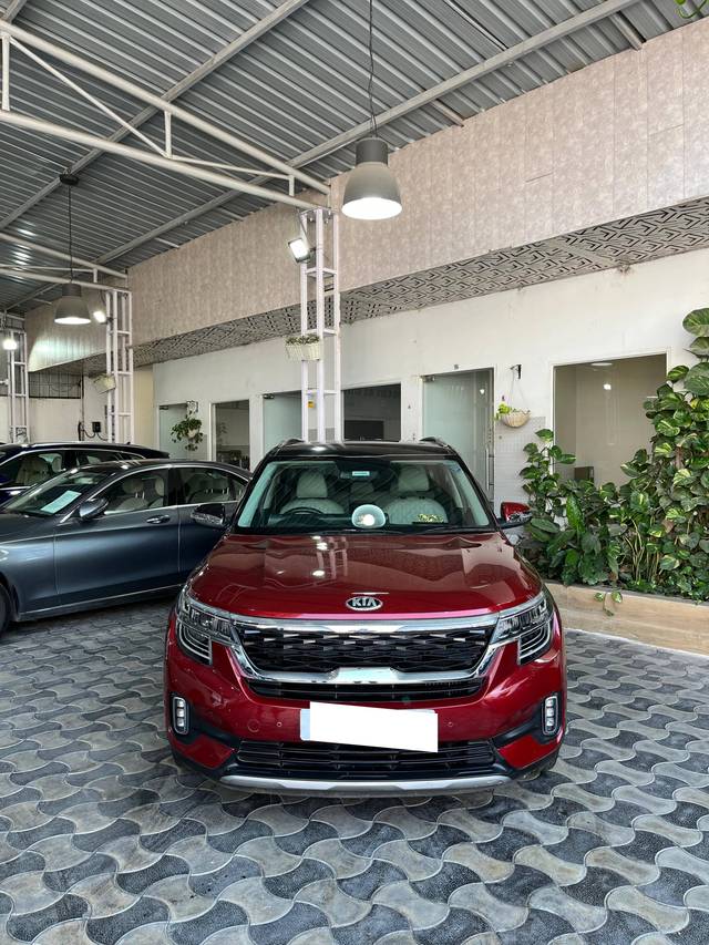 https://images10.gaadi.com/usedcar_image/4282940/original/processed_05ae0631c626ba9eaeed86989e9b8e29.jpg?imwidth=6400