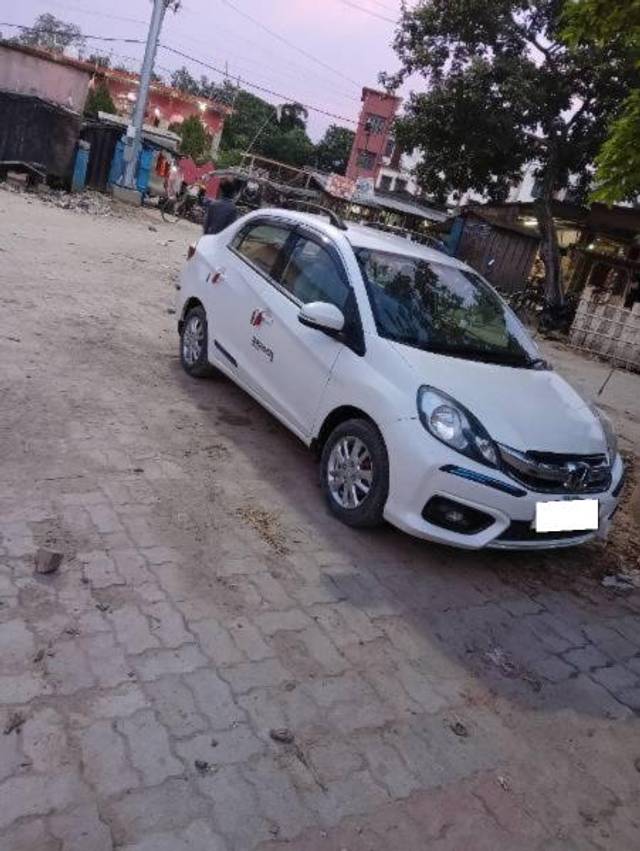 https://images10.gaadi.com/usedcar_image/4282941/original/processed_d34824d6-3eb6-47b5-995f-24b18c105fba.jpg?imwidth=6400