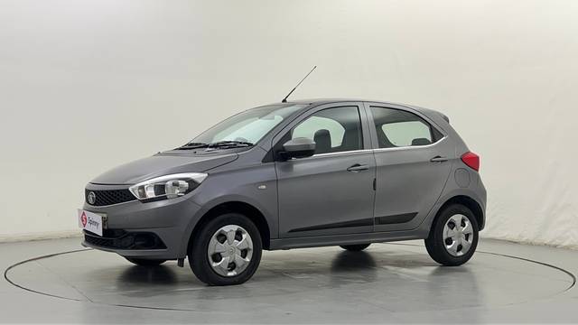 https://images10.gaadi.com/usedcar_image/4283160/original/6acbc5d2653253e80ef2018c87a2f5fa.JPG?imwidth=6400