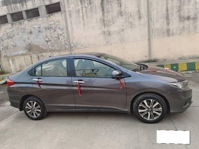 https://images10.gaadi.com/usedcar_image/4283386/original/processed_237a0ca0269b487319ef0229f14858a8.jpg?imwidth=6401