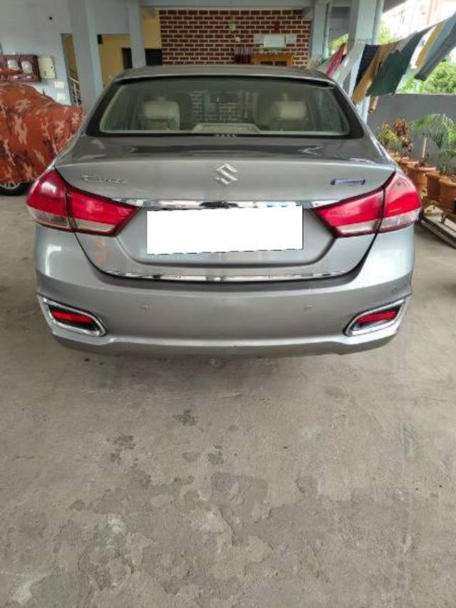 https://images10.gaadi.com/usedcar_image/4283408/original/processed_b78991f5-96ec-48ff-a754-f205ab061d3b.jpg?imwidth=6401