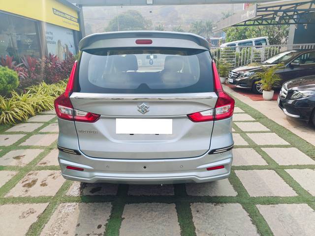 https://images10.gaadi.com/usedcar_image/4283429/original/processed_b27562f37d65a8fbd63e05dd7d747b73.jpg?imwidth=6401