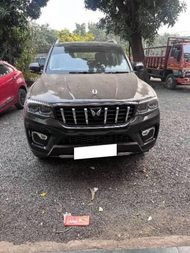 https://images10.gaadi.com/usedcar_image/4283489/original/processed_59692ad6-9a0e-4c11-8777-b6f63f9627b6.jpeg?imwidth=6400