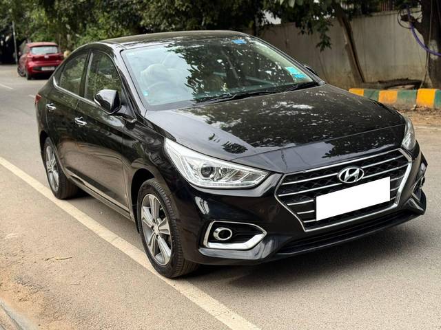 https://images10.gaadi.com/usedcar_image/4283497/original/processed_89811a0a9cbbb0fa9dcc3205f724df26.jpg?imwidth=6400