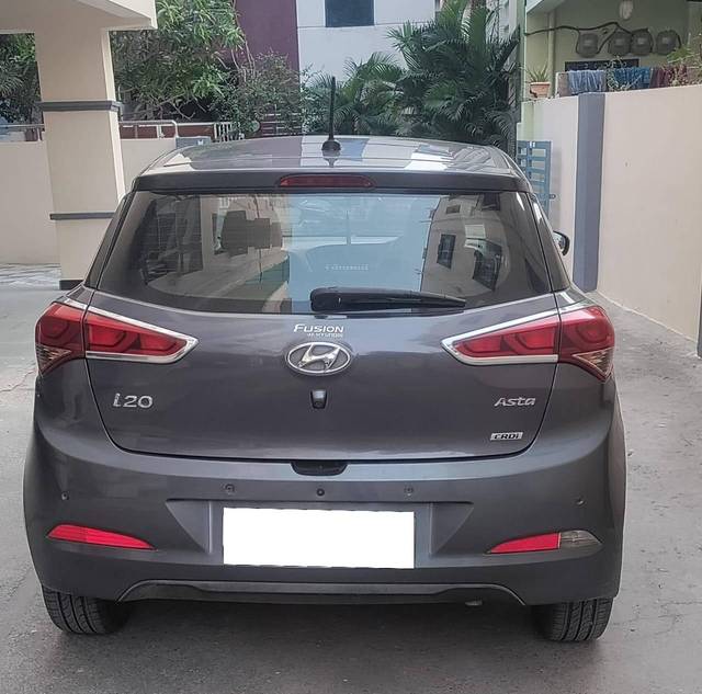 https://images10.gaadi.com/usedcar_image/4283667/original/processed_ebc976eecbc0821bb8626f8b1c3b03e9.jpg?imwidth=6402