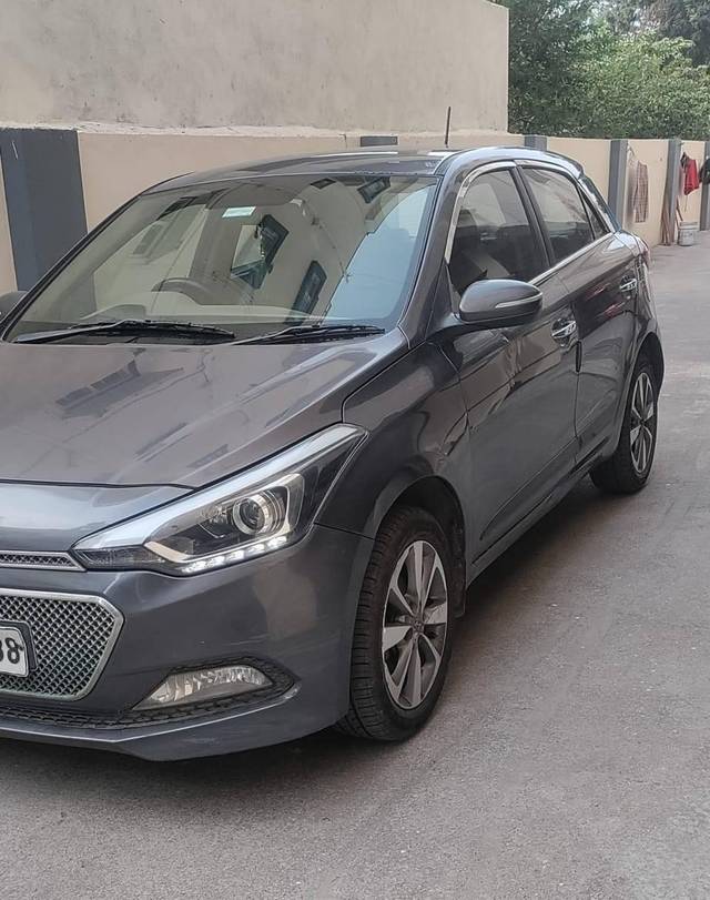 https://images10.gaadi.com/usedcar_image/4283667/original/processed_f547a85d5be65858208df11248f3e4bd.jpg?imwidth=6400