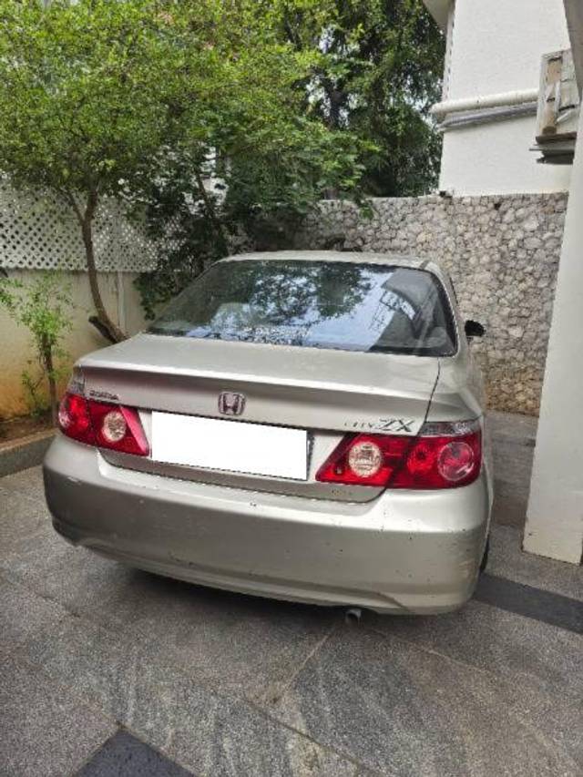 https://images10.gaadi.com/usedcar_image/4283743/original/processed_8caa326b-4eff-40a1-9346-b7c75033469e.jpg?imwidth=6401