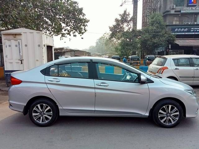 https://images10.gaadi.com/usedcar_image/4283991/original/processed_cfcd19c7b4bd1e048fbaa226dbda989a.jpeg?imwidth=6401