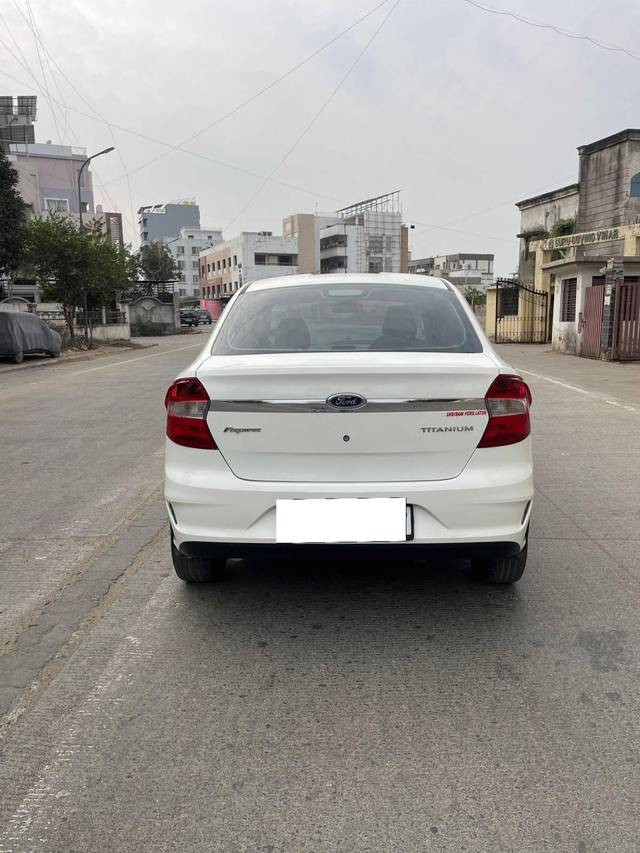 https://images10.gaadi.com/usedcar_image/4284021/original/processed_847821182fbd4b9c80c980e8cf4c6c89.jpg?imwidth=6401