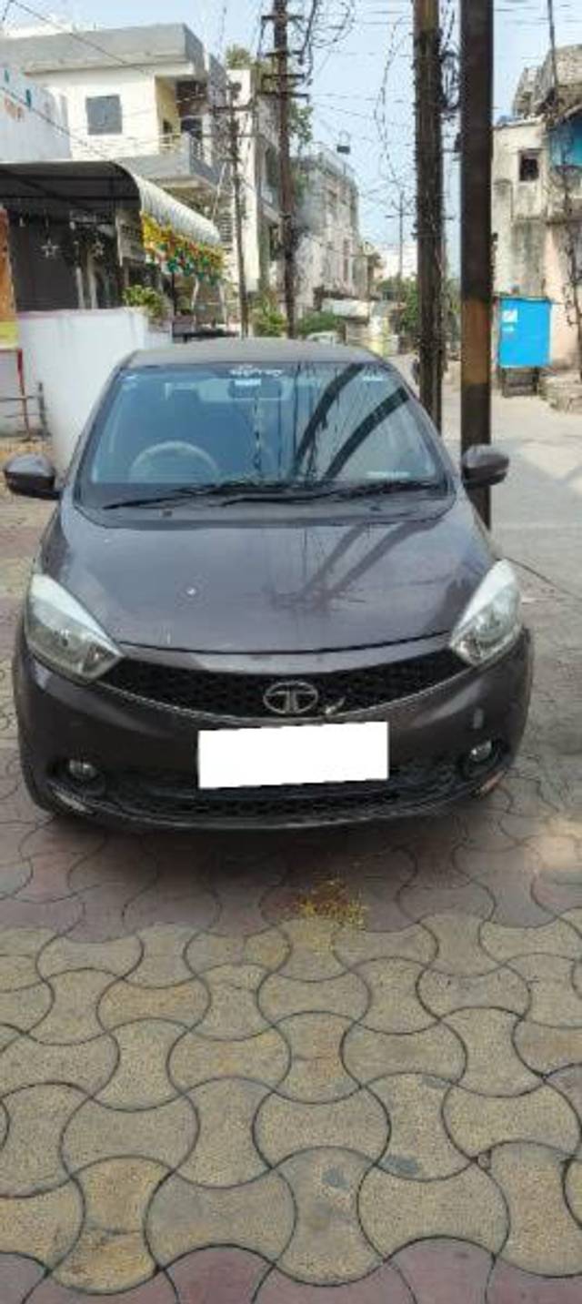 https://images10.gaadi.com/usedcar_image/4284093/original/processed_5ad864f6-788e-4bb0-95d4-91ffc11e57b6.jpg?imwidth=6402