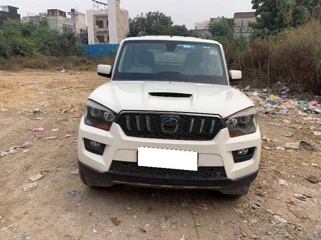 https://images10.gaadi.com/usedcar_image/4284133/original/ac385e0938cf98eba0cc2cbb60d2d3cb.jpeg?imwidth=6400