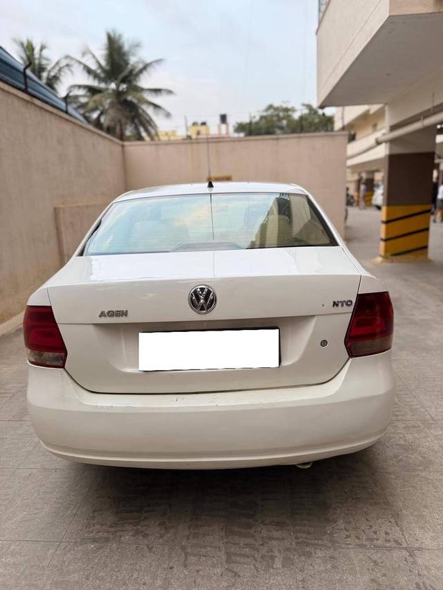 https://images10.gaadi.com/usedcar_image/4284200/original/processed_a72eb9d5133e27aa6c61b3124f2e1c89.jpg?imwidth=6401