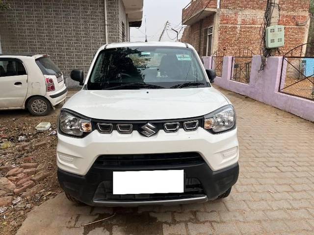 https://images10.gaadi.com/usedcar_image/4284235/original/processed_efaff8ca-1370-43d1-af42-74a0b22108d7.jpg?imwidth=6400