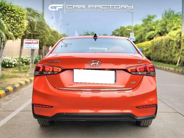 https://images10.gaadi.com/usedcar_image/4284293/original/processed_2a3ff51d7152d430729aac64c5872980.jpg?imwidth=6402