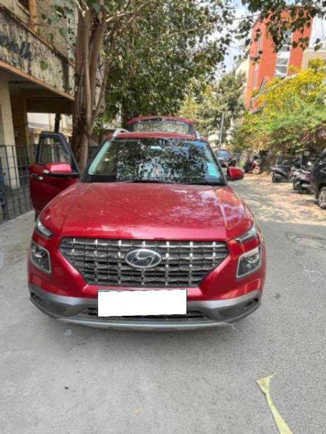 https://images10.gaadi.com/usedcar_image/4284343/original/processed_43b325ea-8522-4fa0-a0cd-bcda5d6b7f93.jpg?imwidth=6400