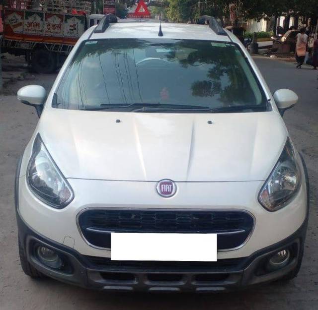 https://images10.gaadi.com/usedcar_image/4284443/original/processed_8587c72ff84a882ca1ad795dc5a3fd53.jpg?imwidth=6401