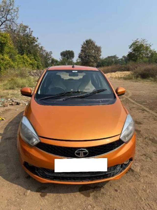 https://images10.gaadi.com/usedcar_image/4284488/original/processed_94884f4e-a2e6-4af3-beb2-c856ab6c674f.jpg?imwidth=6400