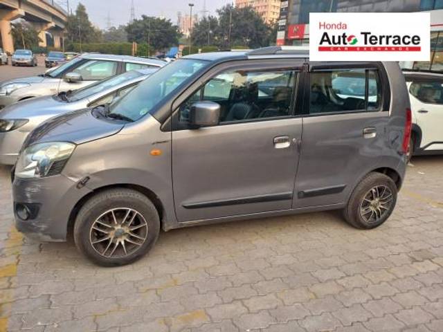 https://images10.gaadi.com/usedcar_image/4284754/original/4d3622e5c1436b82d635aa3cb2d723dd.jpg?imwidth=6400