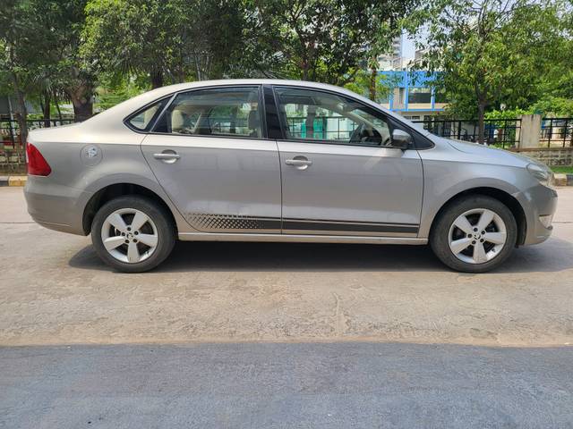 https://images10.gaadi.com/usedcar_image/4284829/original/e4ce116a851135ee25da5f1958b1f8ce.jpg?imwidth=6401