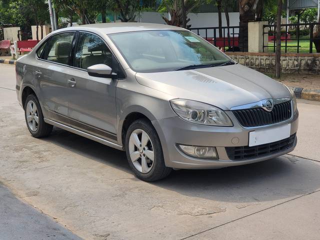 https://images10.gaadi.com/usedcar_image/4284829/original/processed_0ad4d465d7fc30735fd6a636e4554cfb.jpg?imwidth=6400