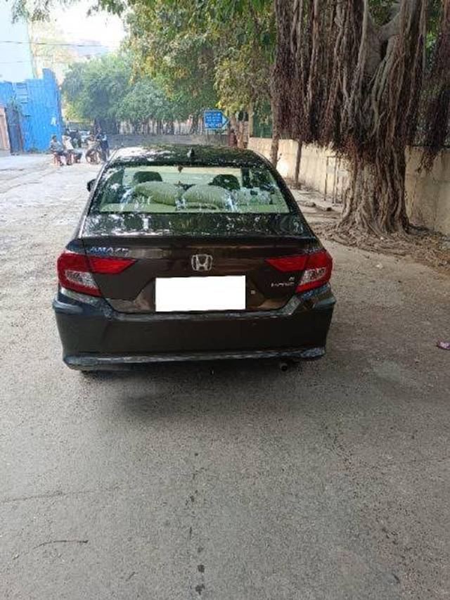 https://images10.gaadi.com/usedcar_image/4284867/original/e1fc9215c8faccb9ddad61ea5f534e98.jpg?imwidth=6401