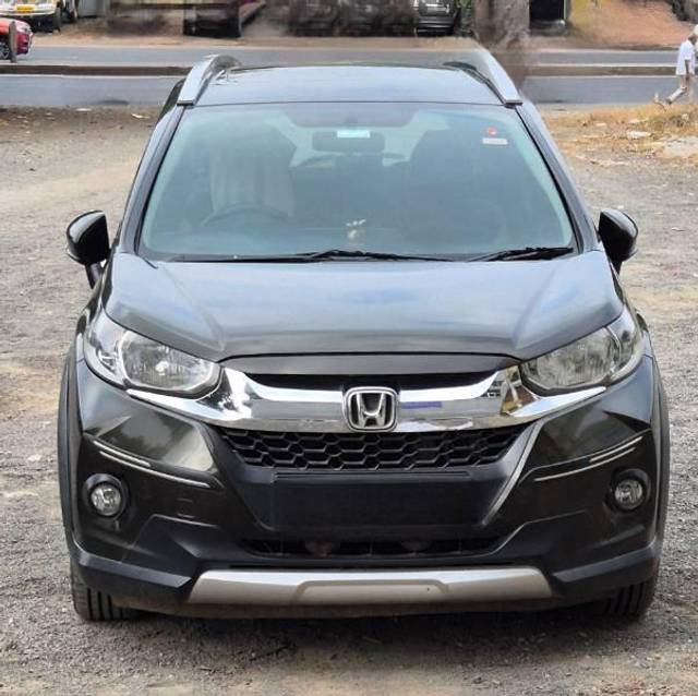 https://images10.gaadi.com/usedcar_image/4284881/original/processed_7b1a758e-469d-4fc0-ab24-e68d1aa663de.jpg?imwidth=6400