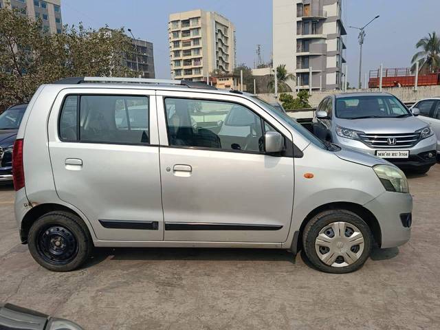 https://images10.gaadi.com/usedcar_image/4284894/original/processed_299cc1fbf9a640b02eb81bd19bd50ea6.jpg?imwidth=6401