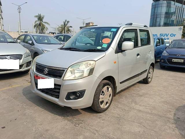 https://images10.gaadi.com/usedcar_image/4284894/original/processed_b343820bf28bce65a854fcfb17c10980.jpg?imwidth=6400