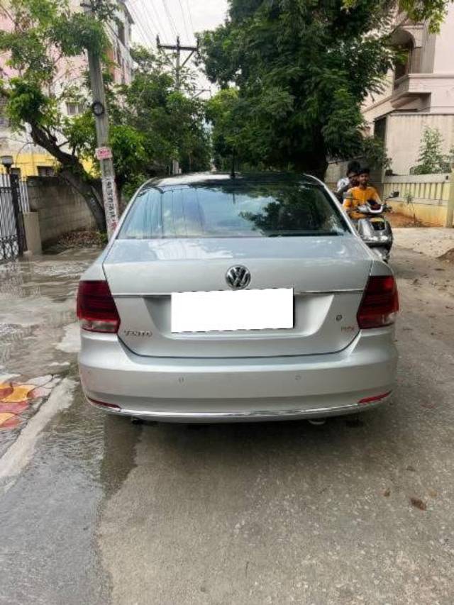 https://images10.gaadi.com/usedcar_image/4284895/original/processed_13cdba87-7cf0-44f6-ab6b-59861ece668f.jpg?imwidth=6402