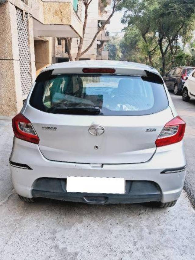 https://images10.gaadi.com/usedcar_image/4284899/original/2ba76df9bcc82632e6e7f42739630faa.jpg?imwidth=6401