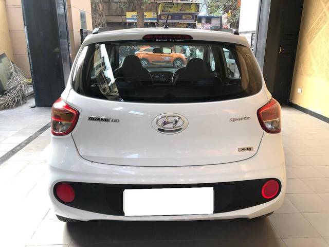 https://images10.gaadi.com/usedcar_image/4284916/original/processed_8e83b3d244853e0f06ee4d8a3a38bc41.jpg?imwidth=6402