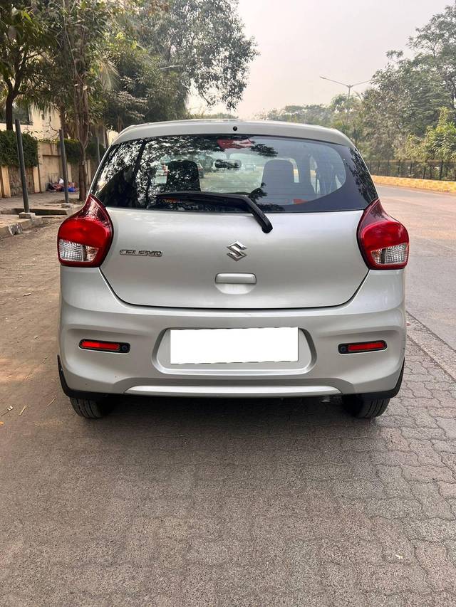 https://images10.gaadi.com/usedcar_image/4284952/original/processed_fec926f373a5872d980301f913a824dd.jpeg?imwidth=6402