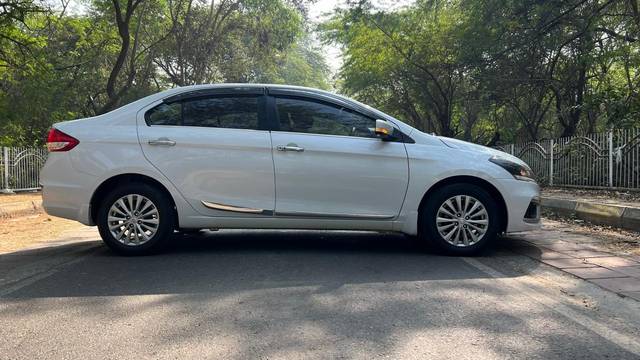 https://images10.gaadi.com/usedcar_image/4284964/original/5a3d955281fa134b3e3e4153264c607d.jpg?imwidth=6401