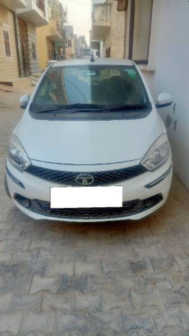 https://images10.gaadi.com/usedcar_image/4284975/original/630ecbcd32c2570a081d99fb5ab376a3.jpg?imwidth=6400