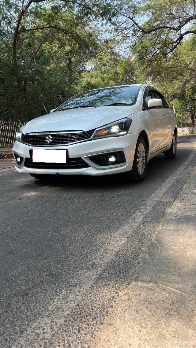 https://images10.gaadi.com/usedcar_image/4284987/original/processed_ee13b8ee07f216e5a007630aefbd21eb.jpg?imwidth=6400