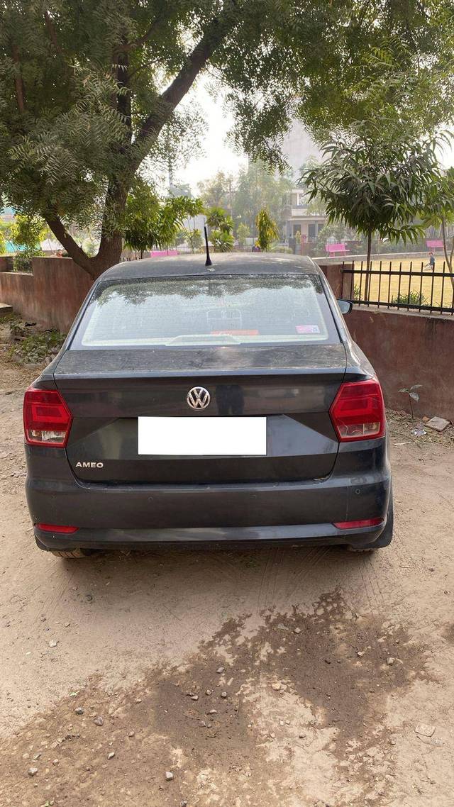 https://images10.gaadi.com/usedcar_image/4285023/original/966ac3454515f83e19f9fe75ea9723fa.jpg?imwidth=6401