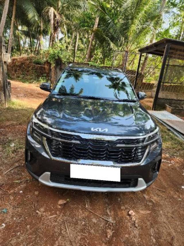 https://images10.gaadi.com/usedcar_image/4285056/original/processed_97efe4b6-4ca3-4cd2-90c9-0d366af2f30d.jpg?imwidth=6400