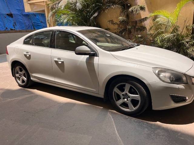 https://images10.gaadi.com/usedcar_image/4285078/original/4456d893e93e15e12d36e5717fa6761b.jpeg?imwidth=6402