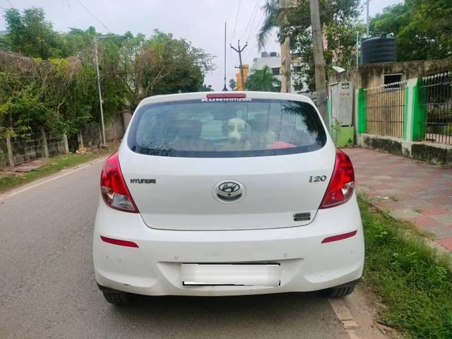 https://images10.gaadi.com/usedcar_image/4285111/original/processed_b9e8c8b5-5c7e-4064-9386-4733504a9679.jpeg?imwidth=6401