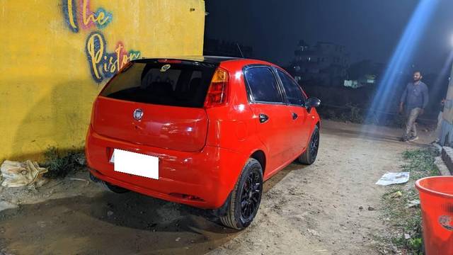 https://images10.gaadi.com/usedcar_image/4285116/original/processed_1e81bc0a-1727-4bc2-b4f9-ac03dbe15a4b.jpg?imwidth=6402