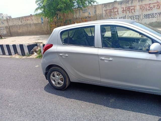 https://images10.gaadi.com/usedcar_image/4285149/original/72b8a30d105119314c0345e92494609f.jpg?imwidth=6402