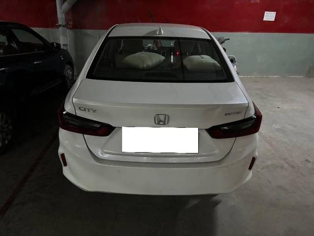 https://images10.gaadi.com/usedcar_image/4285186/original/processed_5757618f-94f8-4aa9-9a26-63632cc066cc.jpg?imwidth=6400