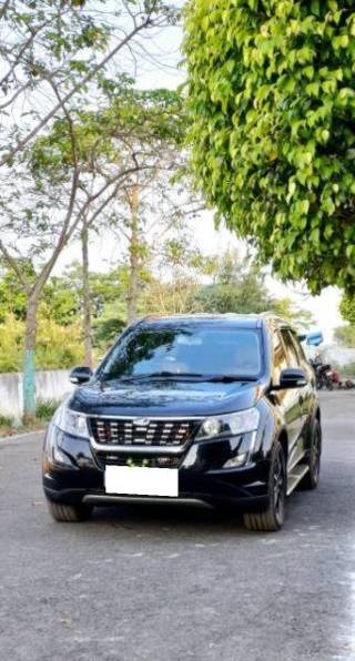 Mahindra XUV500 Mahindra XUV500 W11 BSIV