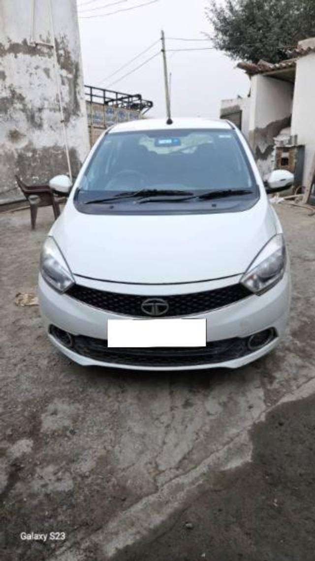 https://images10.gaadi.com/usedcar_image/4285291/original/processed_2628846e-a475-4503-9d39-4f577ba1cd69.jpg?imwidth=6400