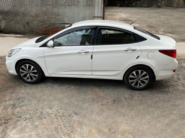 https://images10.gaadi.com/usedcar_image/4285305/original/040eb0d78ffe98fad314ac0ef161b52c.jpg?imwidth=6402