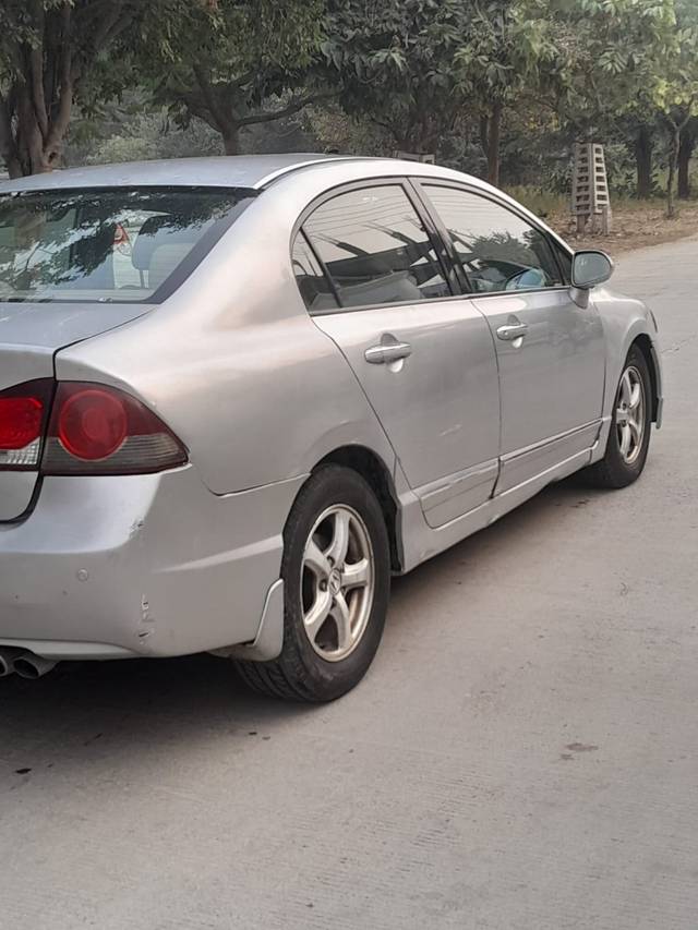 https://images10.gaadi.com/usedcar_image/4285319/original/950680a69af72be6149e6d85c1d9a57f.jpg?imwidth=6401