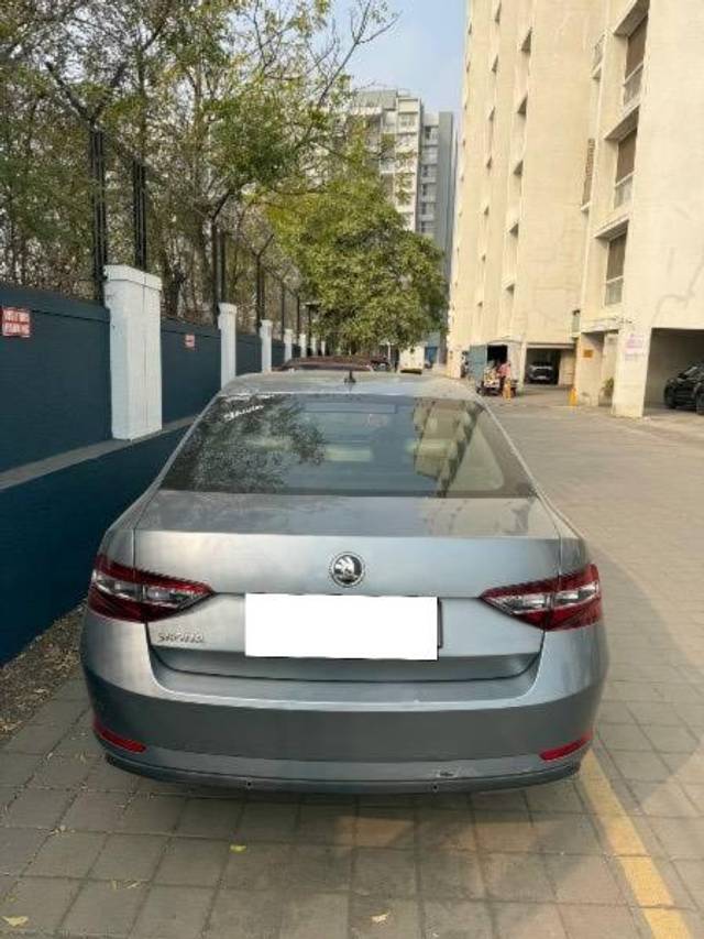 https://images10.gaadi.com/usedcar_image/4285327/original/processed_a3b32848-d9ce-4d7f-b7db-825d2e020277.jpeg?imwidth=6402